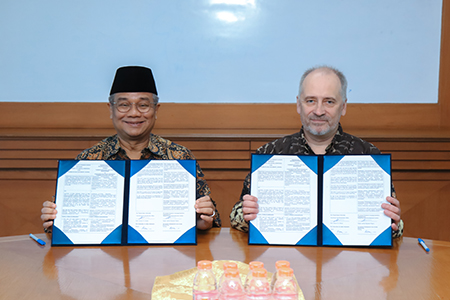 Wakil Rektor Bidang Hubungan Internasional Tomsk State University asal Rusia Sepakati Kerjasama dengan Universitas Al-Azhar Indonesia 