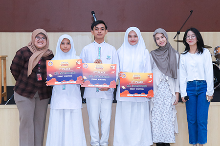 EDITION Rayakan Kreativitas Keterampilan Bahasa Inggris Pelajar SMA/sederajat pada English Literature Festival (ELF) UAI 2024