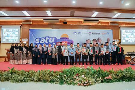 UAI dan Keluarga Besar YPI Al Azhar Berkomitmen Bantu Perjuangan Warga Palestina Melalui Donasi “Satu Hati untuk Palestina: Satu Harapan untuk Kemanusiaan” 