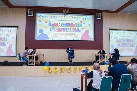 Langfest 2025: Mengembangkan Kemampuan Bahasa Mahasiswa UAI