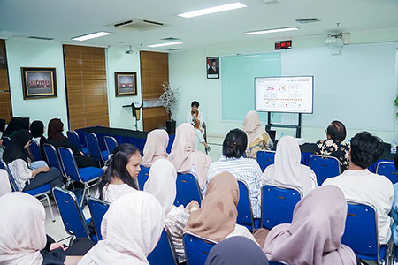 Kuliah Umum Tekpang UAI Ungkap Hubungan Mikroba dan Imunitas Tubuh