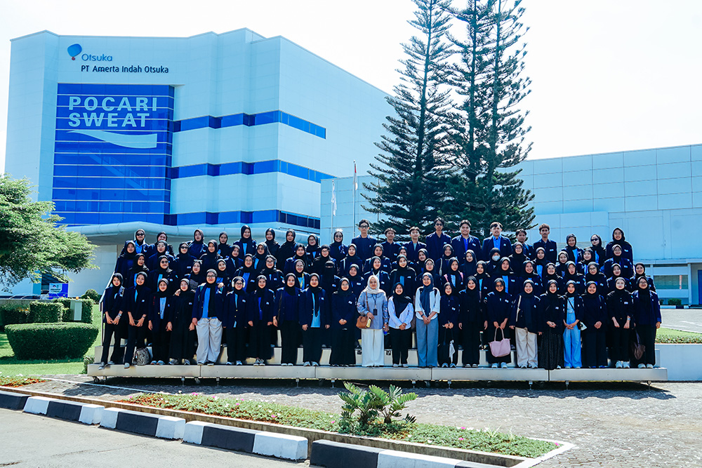 HIMAZI UAI Kunjungi PT Amerta Indah Otsuka: Belajar Proses Produksi Nutraceutical dari Dekat